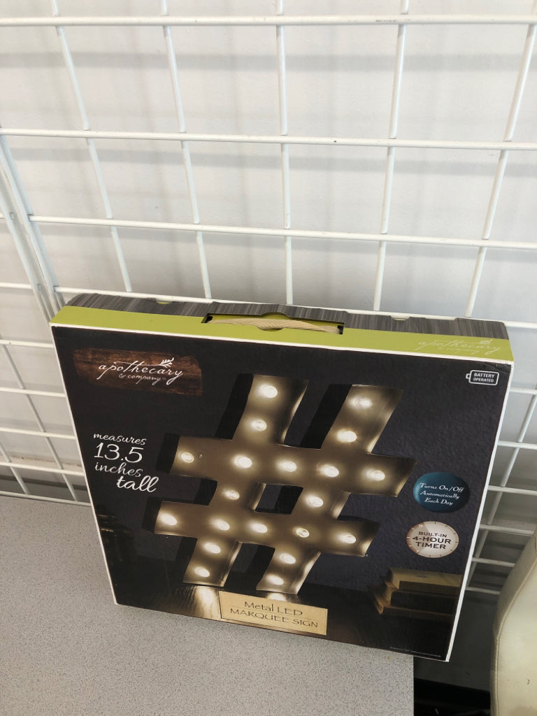 NIB HASHTAG LIGHT UP SIGN.