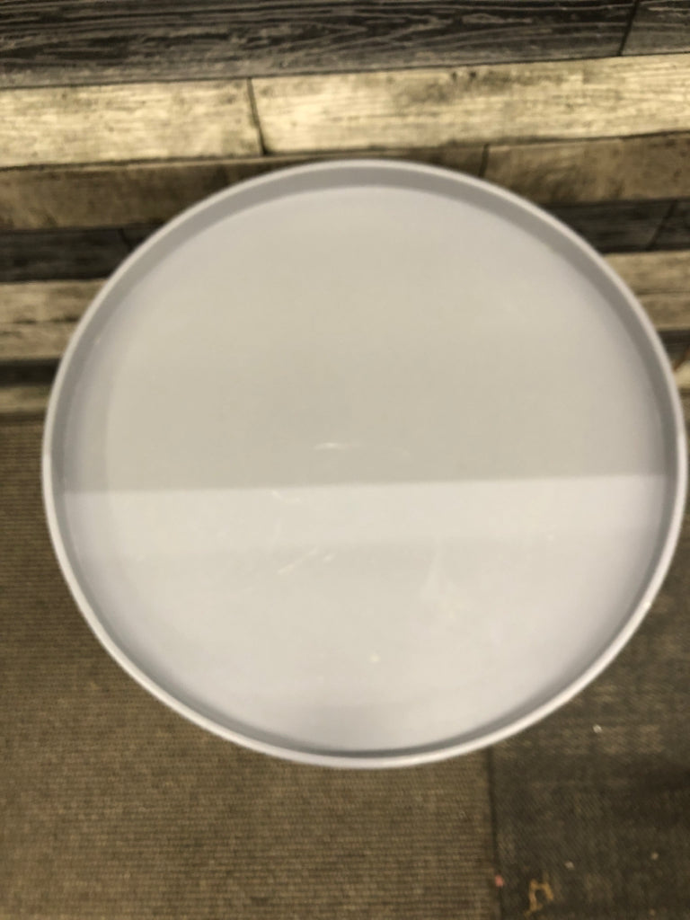 CONTEMPORARY 2-TONED GRAY & WOOD CIRCLE END TABLE.