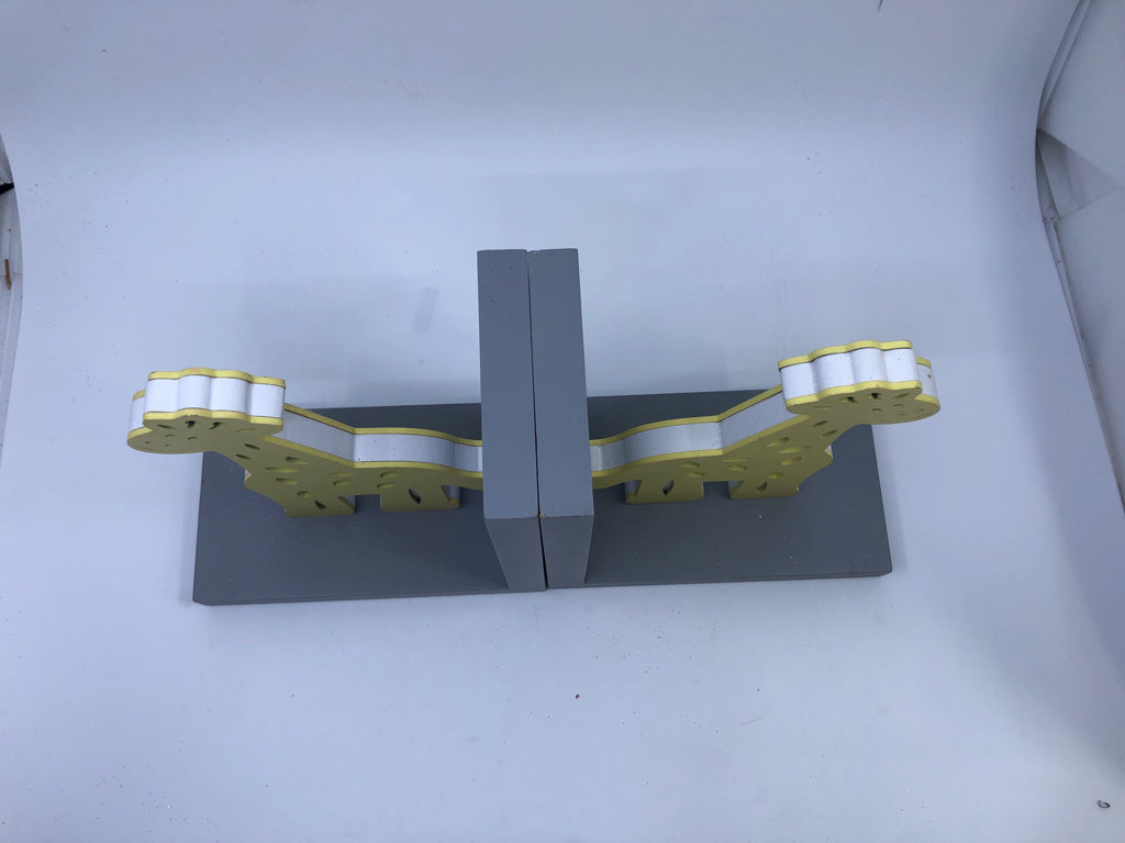 YELLOW GIRAFFE GRAY BOOKENDS.