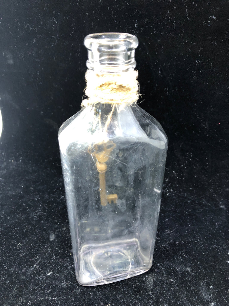 SQUARE GLASS BOTTLE VASE W/KEY.