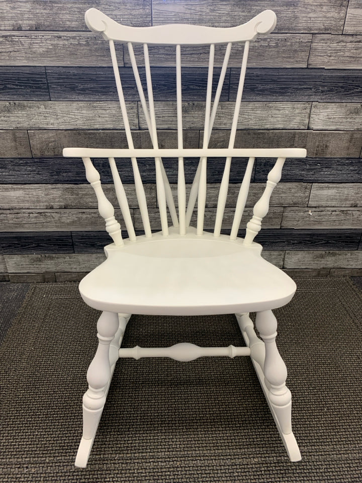 WHITE PAINTED WOOD ROCKING CHAIR.