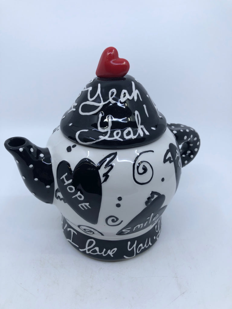 I LOVE YOU YEAH YEAH BLACK/WHITE TEAPOT.