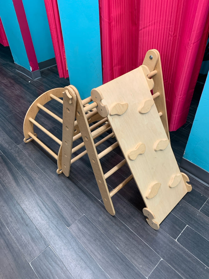 Wooden Pikler Triangle Climbing Set