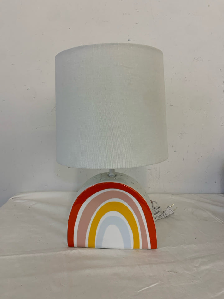 CERAMIC RAINBOW LAMP W WHITE SHDAE.