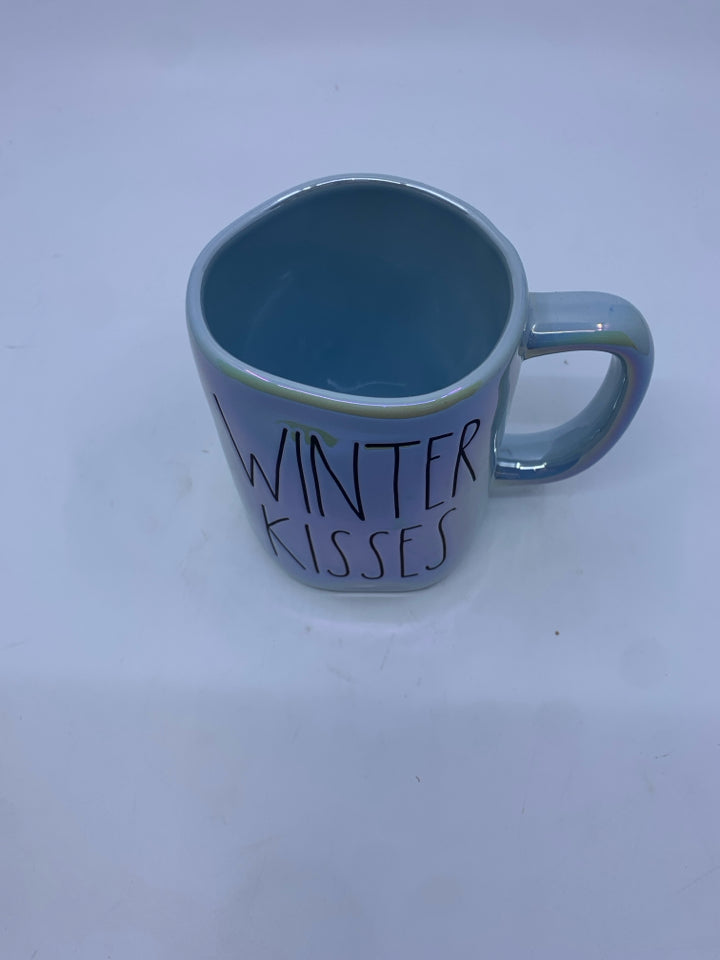 RAE DUNN WINTER KISSES MUG.