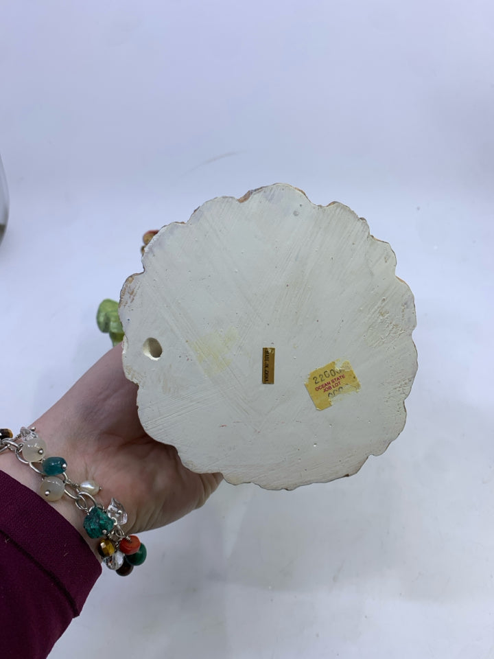 RESIN SPARKLE SANTA HOLDING STICK/TRAIN.