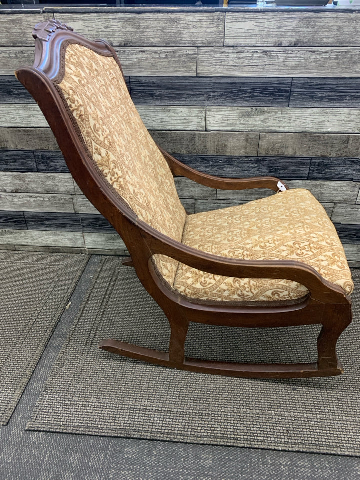 VTG YELLOW PATTERN ROCKER.