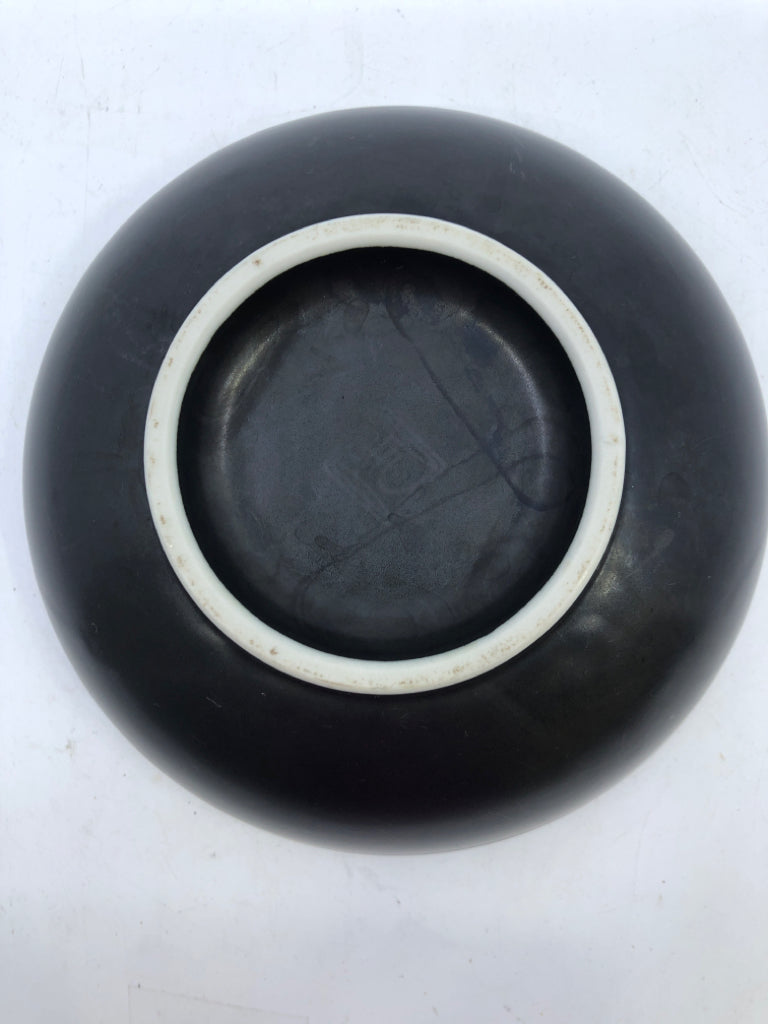 2 WHITE FLOWER BOWLS.