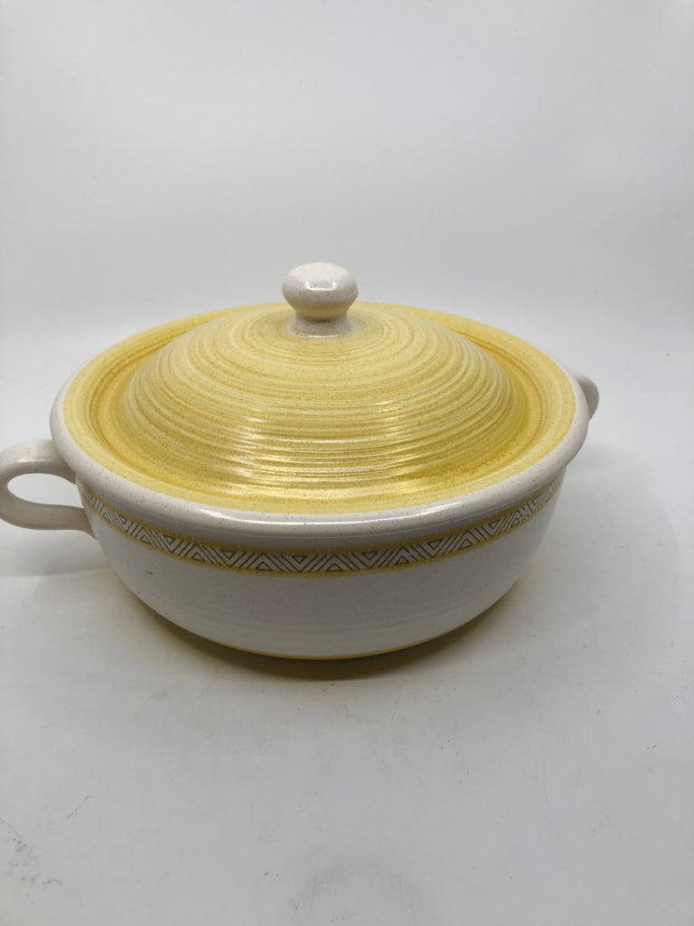 VTG LARGE HEAVY YELLOW CREAM CASSEROLE DISH W LID.