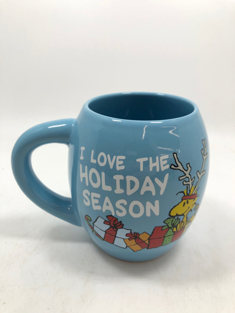 "I LOVE THE HOLIDAY SEASON" PEANUTS MUG.