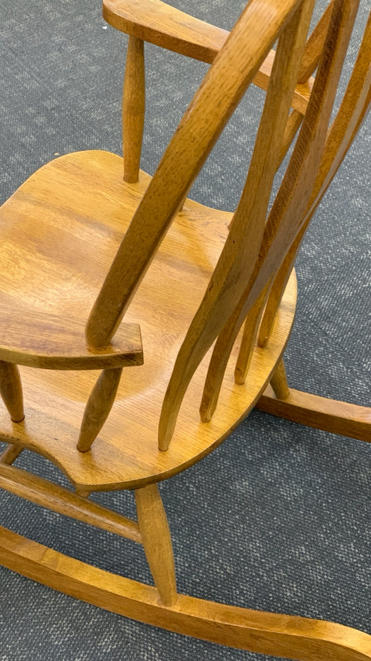 WOOD HIGH BACK ROCKING CHAIR.