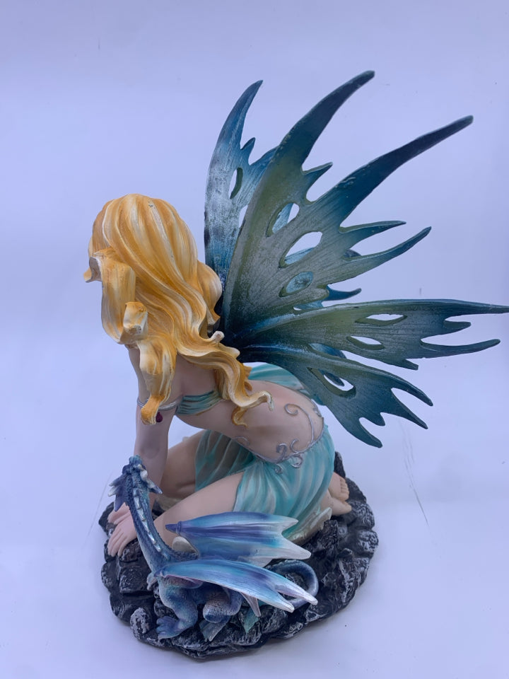 RESIN RED HAIRED FAIRY W/ REMOVABLE BLUE WINGS BABY DRAGONS FIGURE.