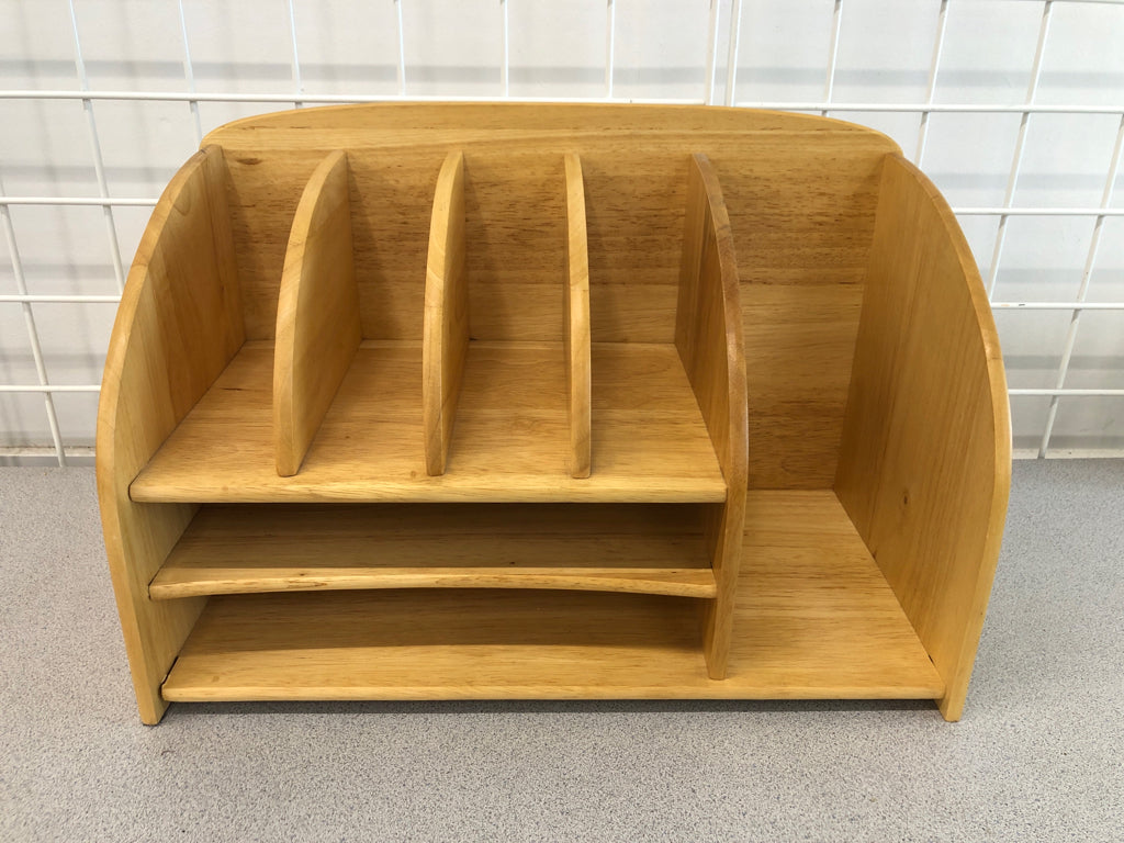 WOODEN DESKTOP ORGANIZER.