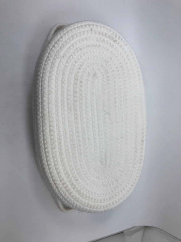 FABRIC WHITE WOVEN BIN W/WOVEN HANDLES.