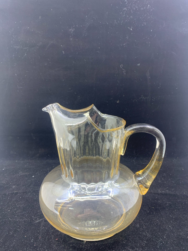 VTG ROUND BOTTOM PITCHER WITH ICE LIP.