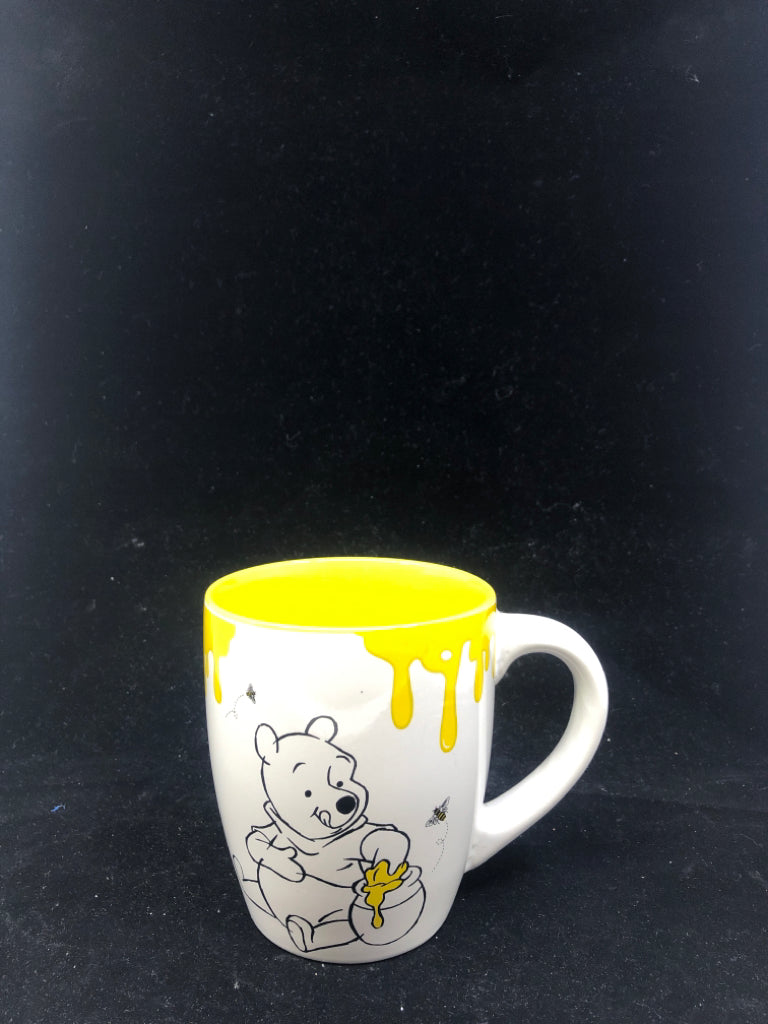 DISNEY WINNIE THE POOH MUG.