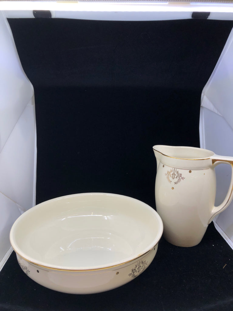 VTG BOCH LARGE GOLD ACCENT PITCHER AND BASIN BOWL.