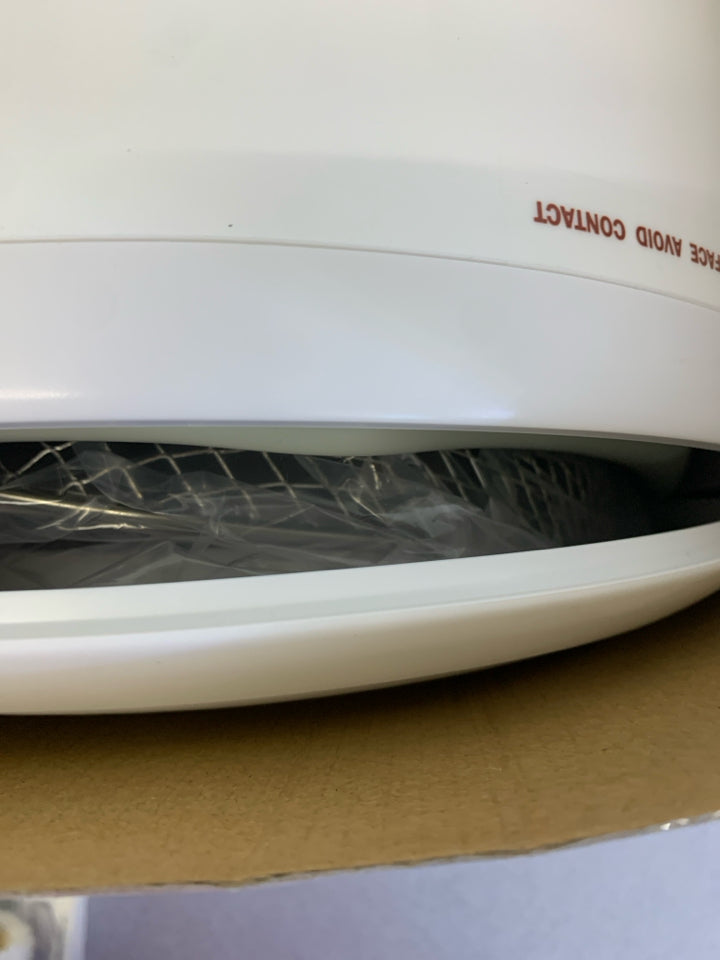 NIB FOLDABLE TOWEL WARMER.