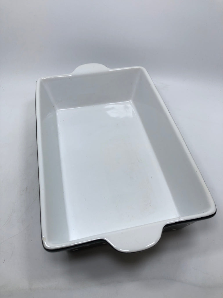 POLKA-DOT RECTANGULAR BAKING DISH.