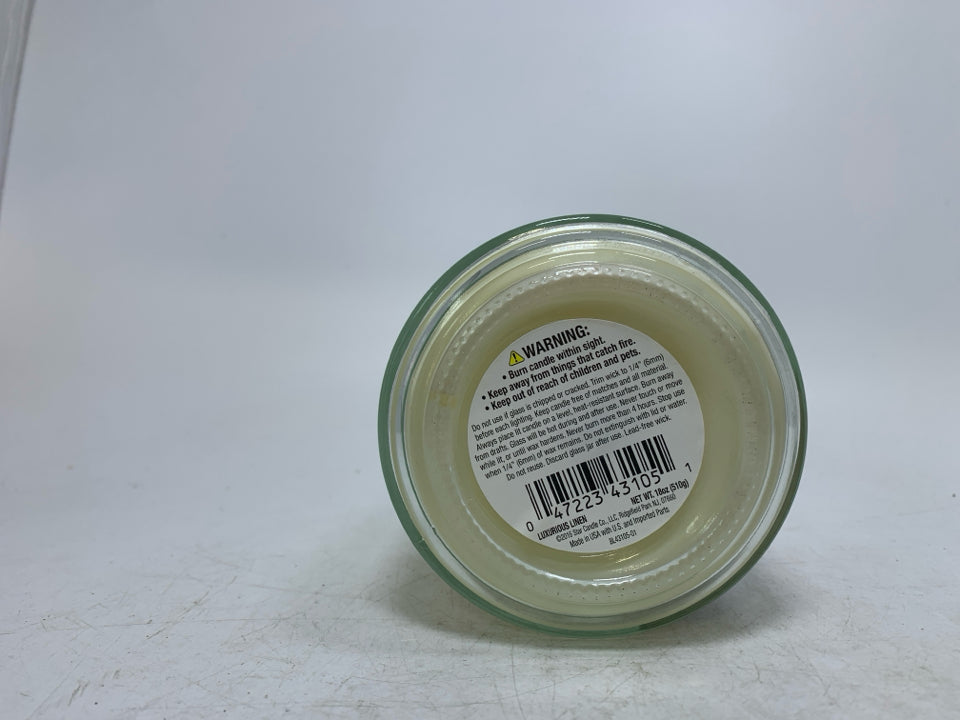NEW LUXIRIOUS LINEN CANDLE.