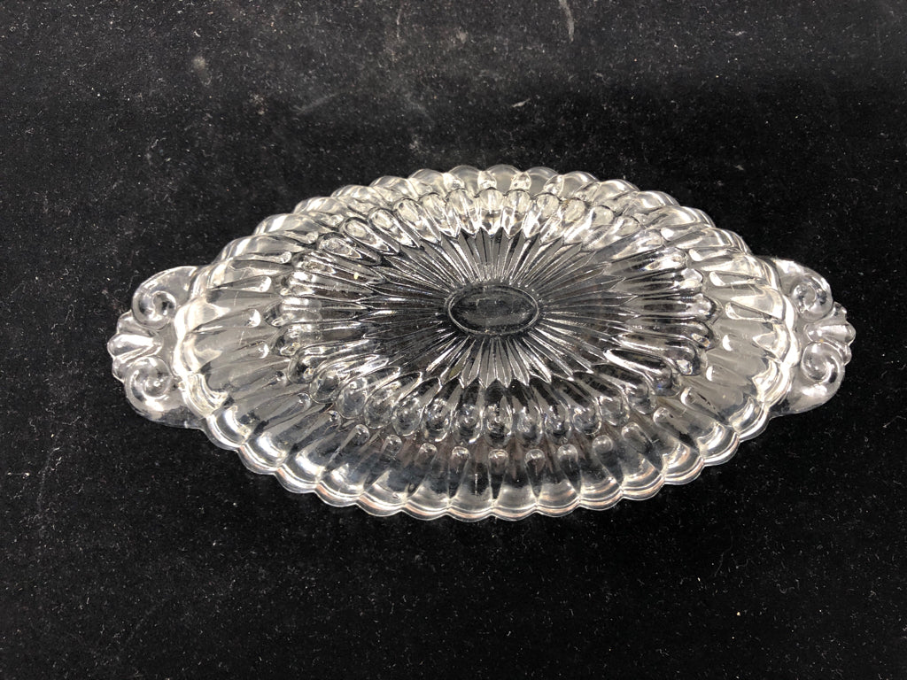 OVAL RIBBED GLASS BOWL.