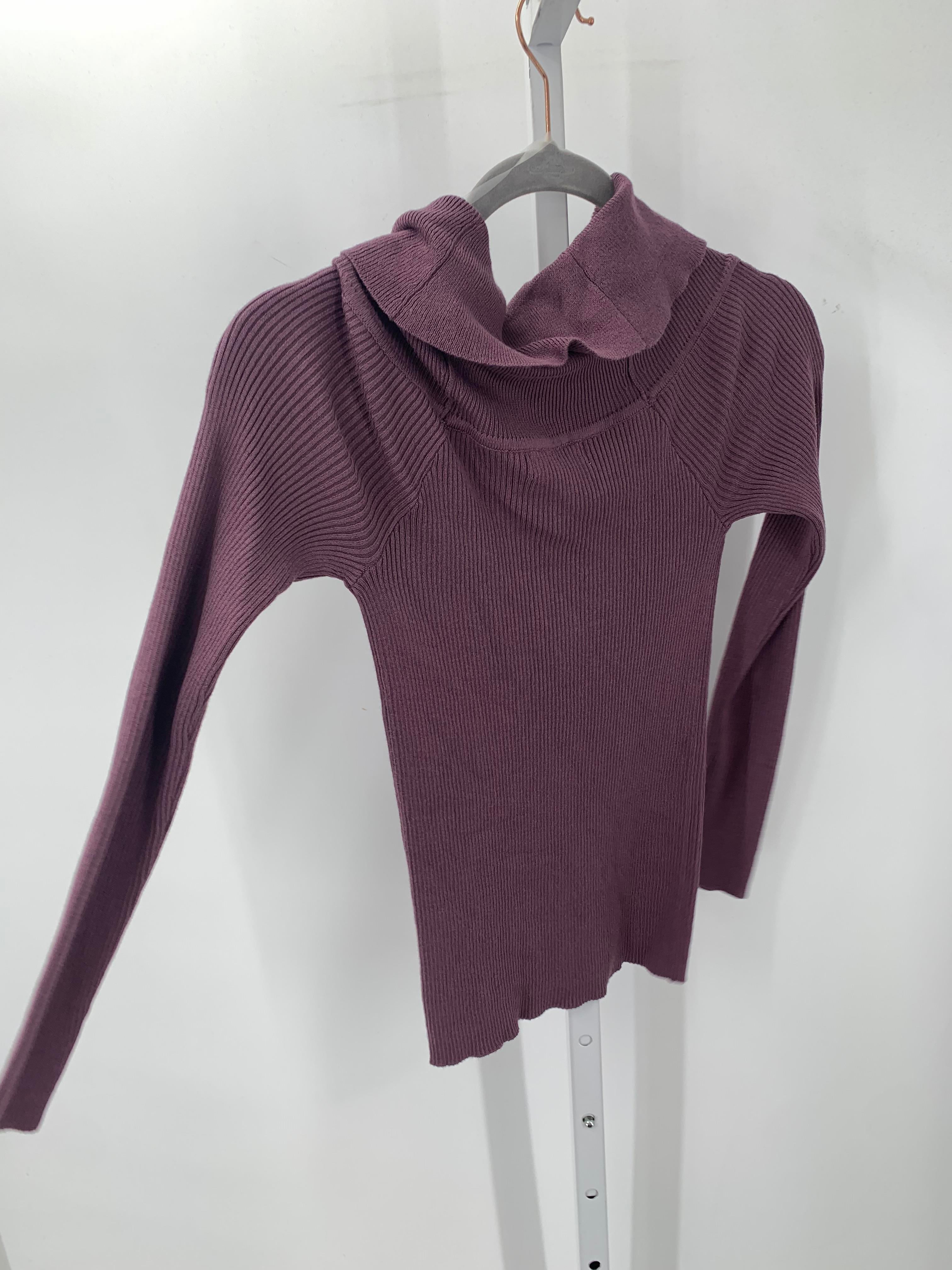 Size Small Juniors Long Sleeve Sweater