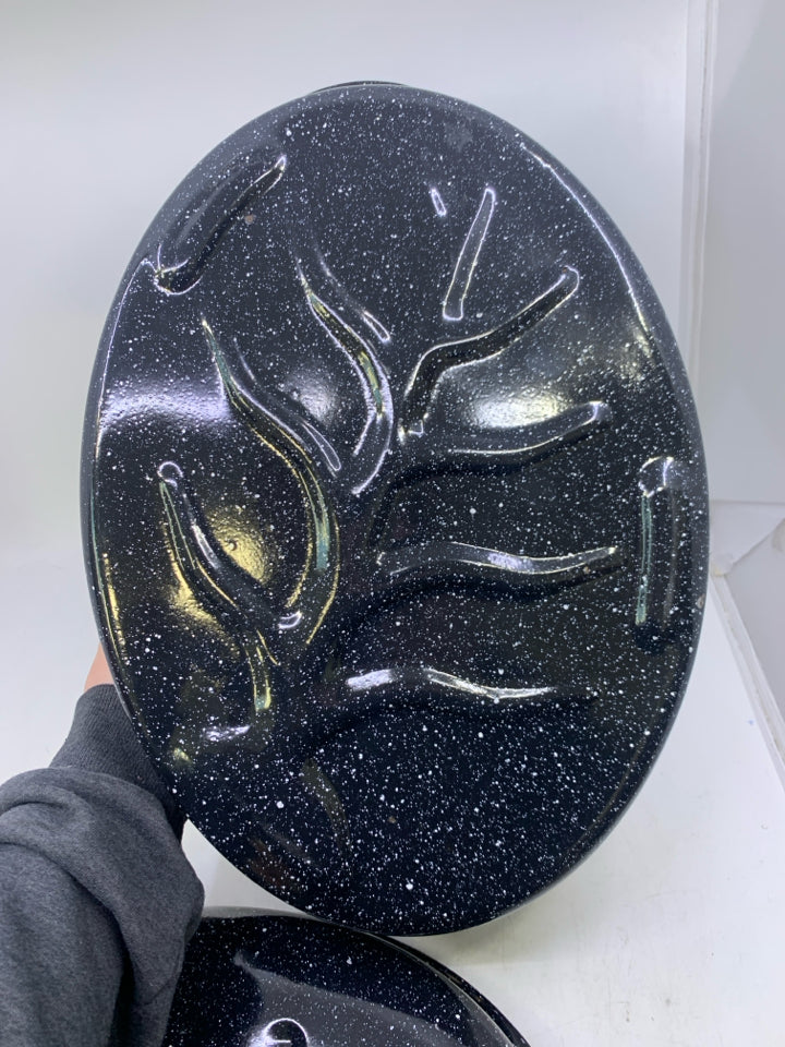 BLACK SPECKLES ENAMEL ROASTING PAN W/ LID.