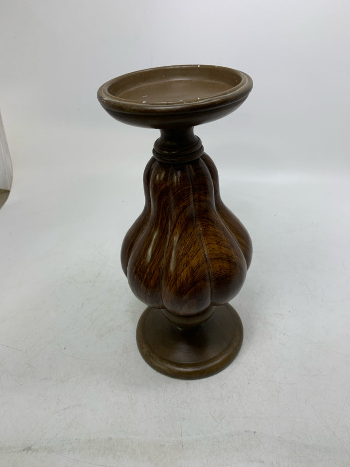 ACRYLIC/WOOD PILLAR CANDLE HOLDER.