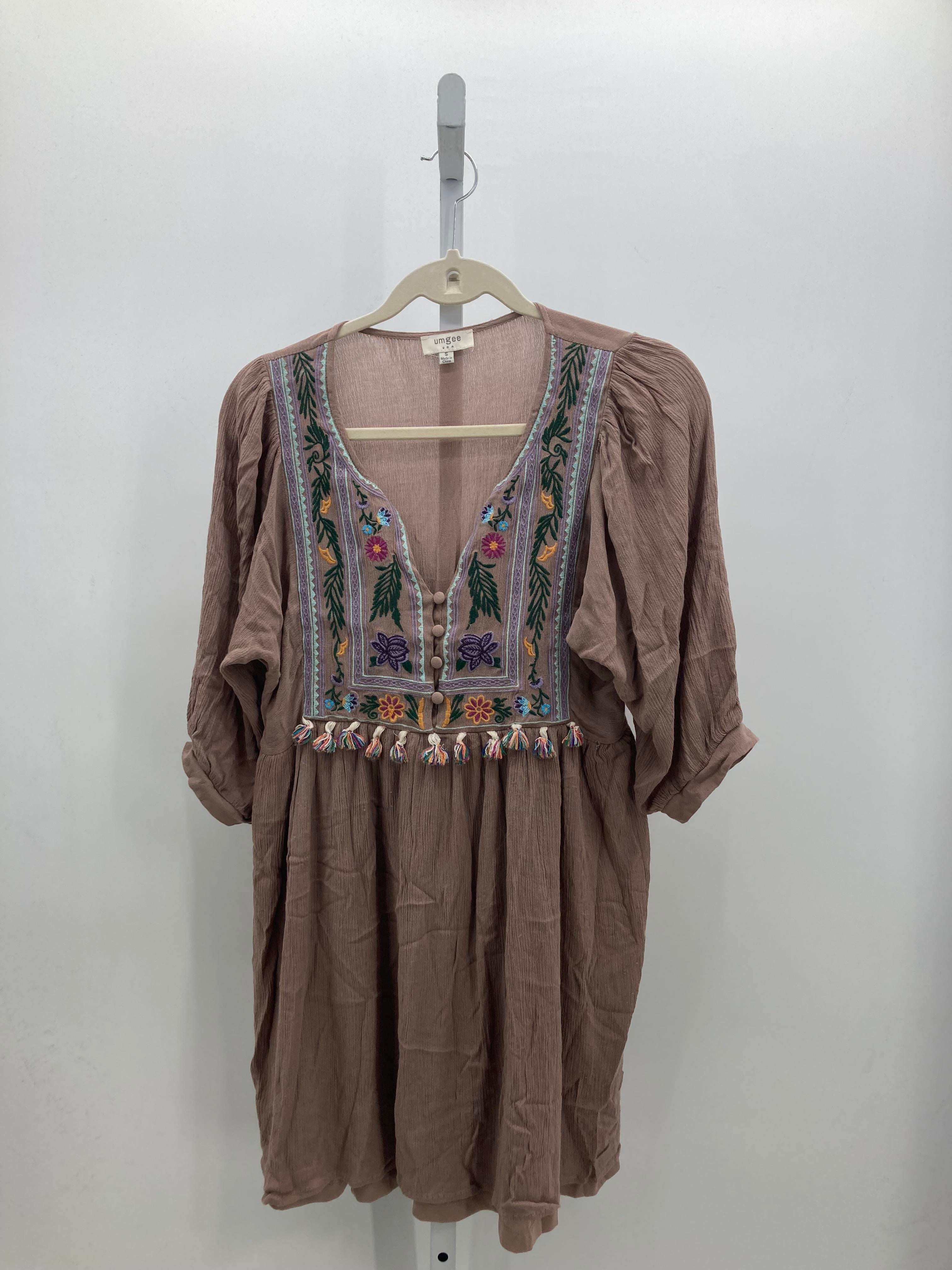 um Gee Size Small Misses Short Sleeve Dress