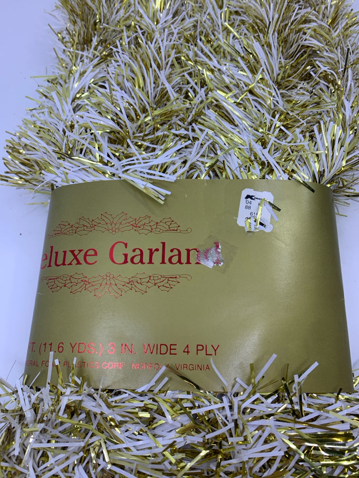 NIP GOLD/WHITE GARLAND.