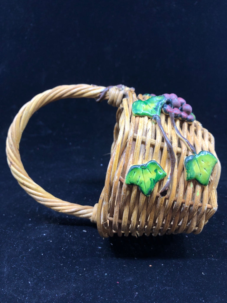 SMALL BLONDE BASKET W CERAMIC GRAPES AND LEAVES ACCENTS.