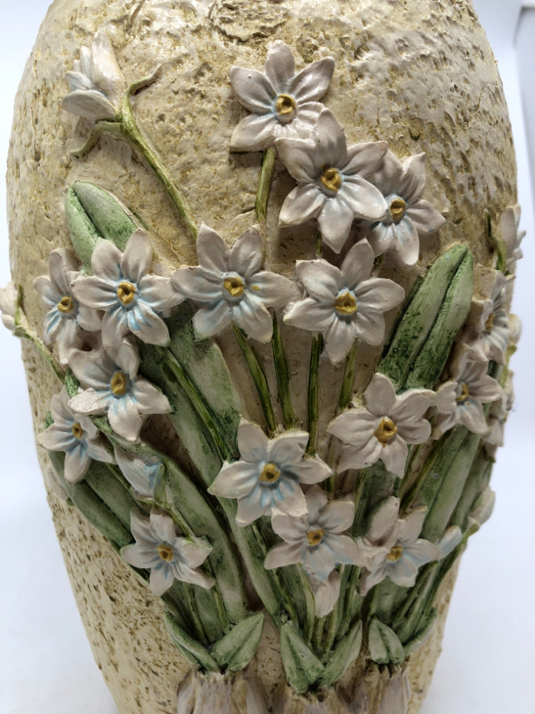 RESIN VASE W/PAPER WHITE DAFFODIL ACCENTS.