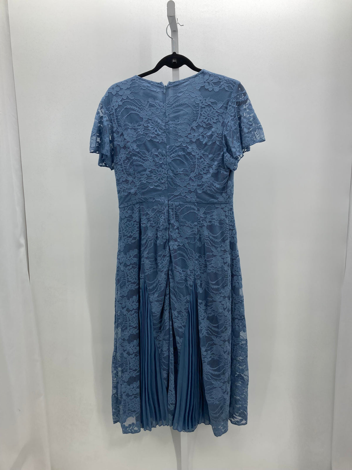 Size Large Misses Short Sleeve Dress