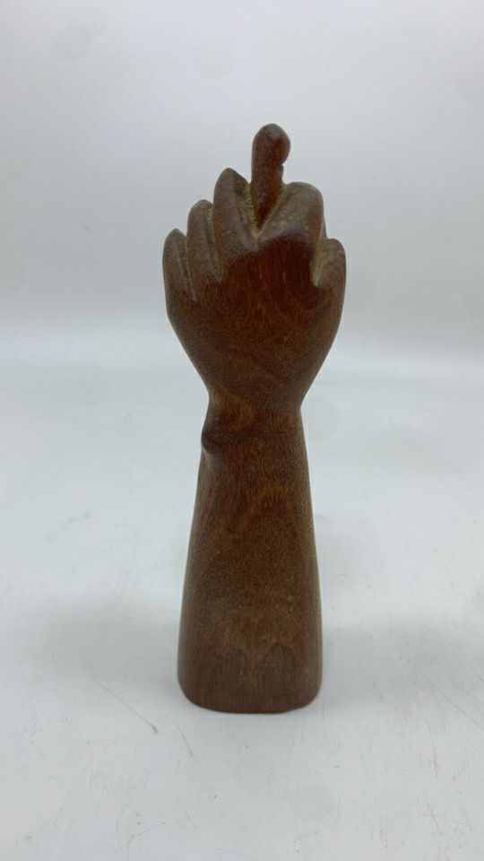 WOOD CARVED HAND SCULPTURE.