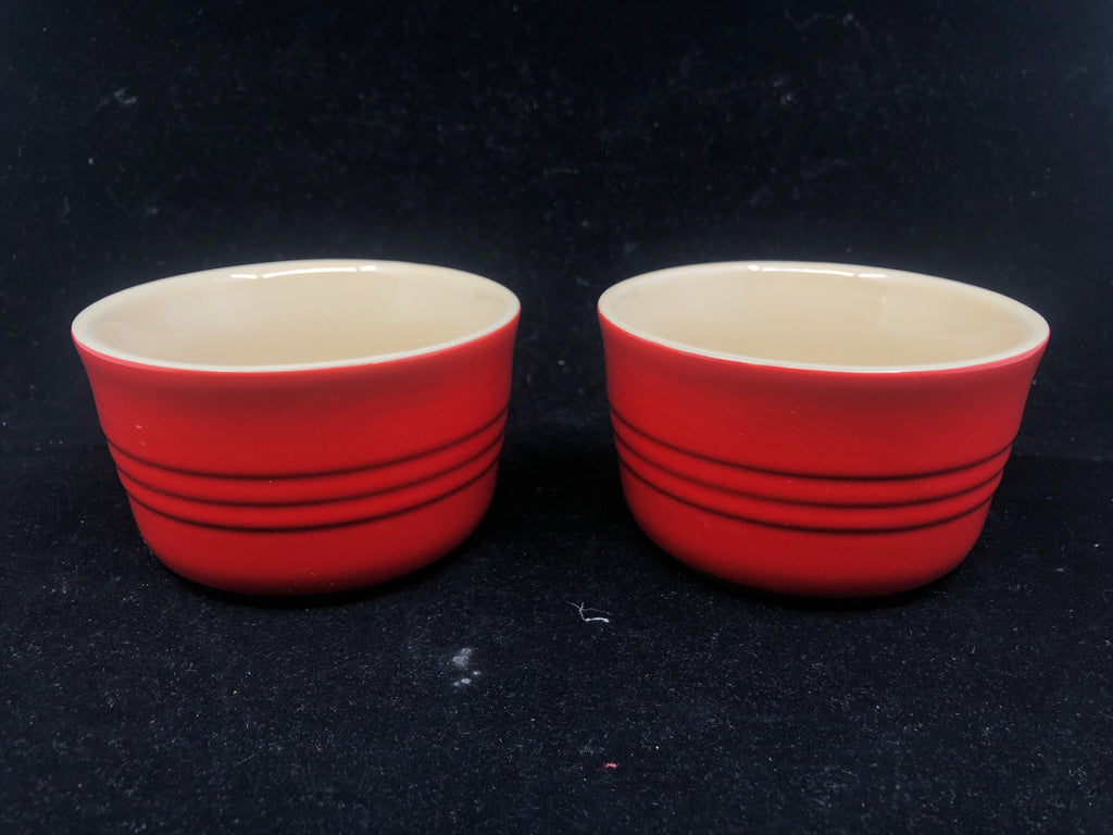 2 SMALL ROUND STONEWARE BOWLS.