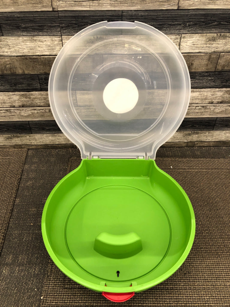 GREEN STERILITE WREATH STORAGE BOX.