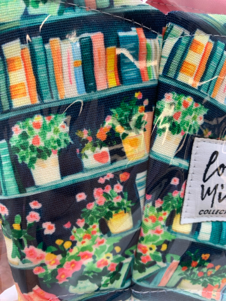 NIP BOOK LOVERS DRINK COZY.