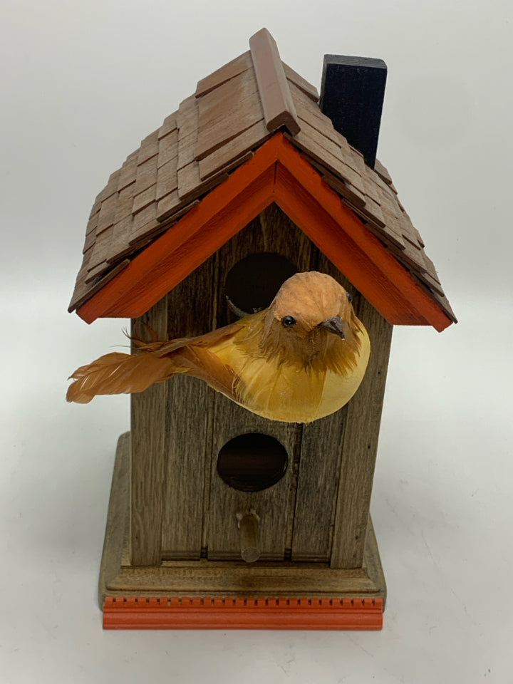 BROWN BIRDHOUSE DECOR W/TAN BIRD.