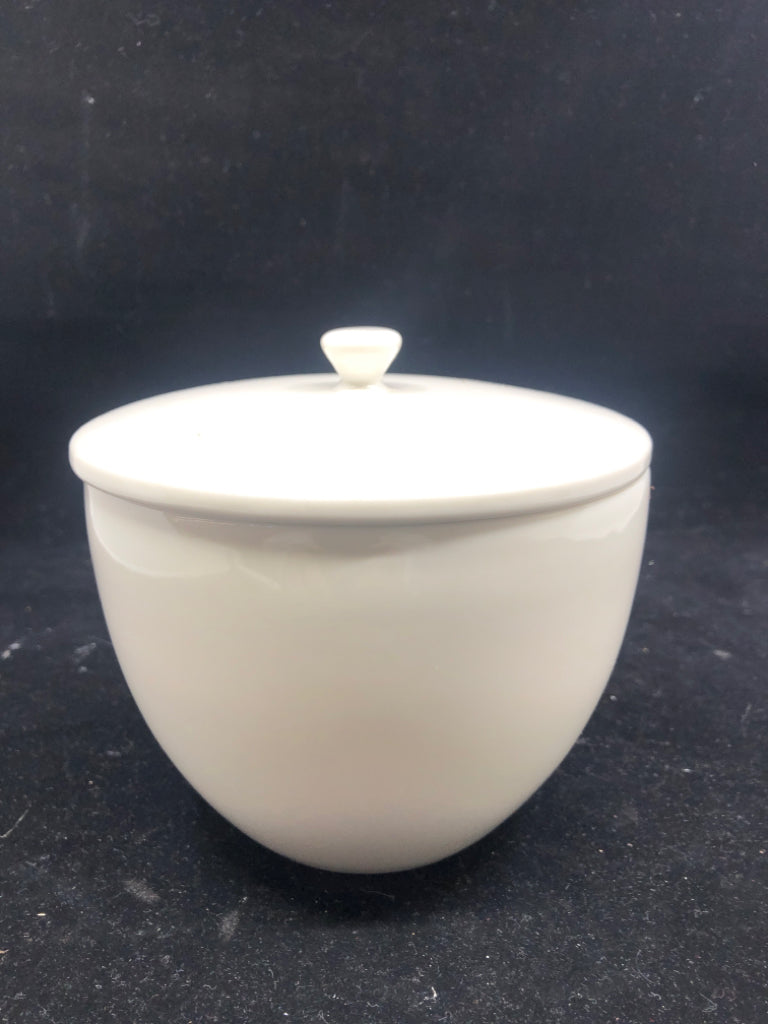 WHITE COVERED SUGAR BOWL.