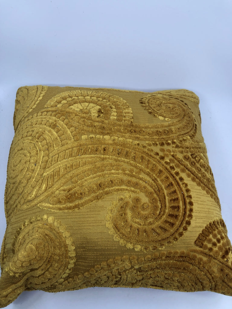 YELLOW MUSTARD SQUARE PILLOW.