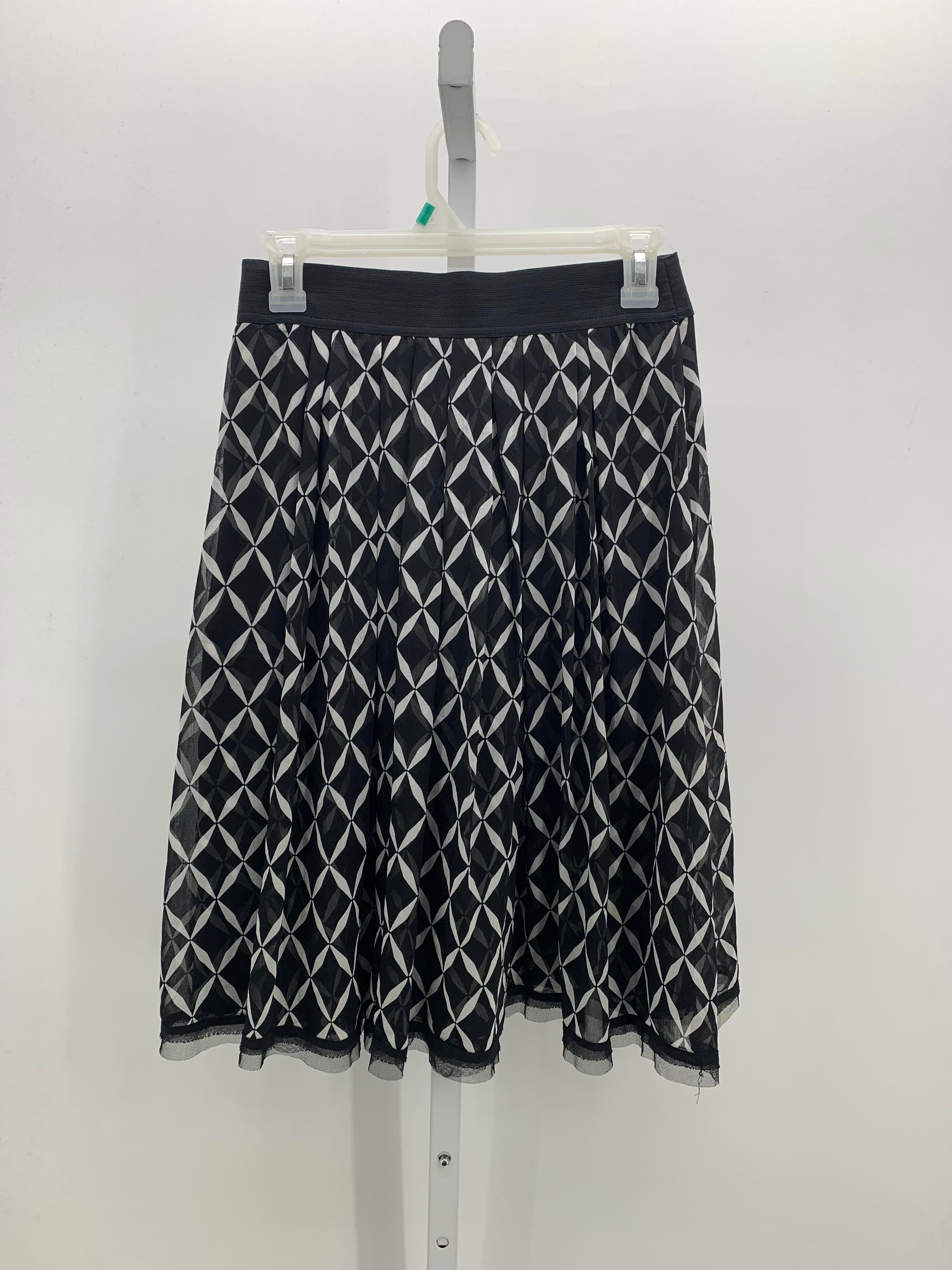 White House Black Size 4 Misses Skirt