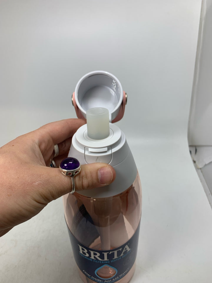NEW BRITA PREMIUM FILTERING WATER BOTTLE.