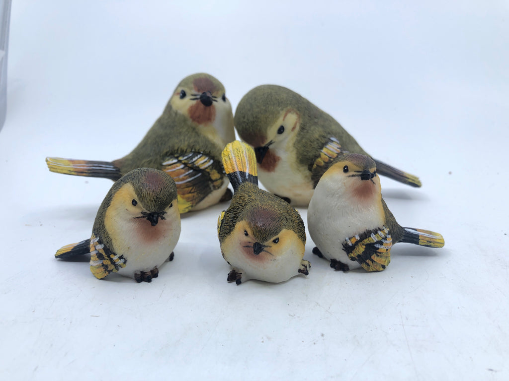 5 FAMILY OF GREEN/YELLOW CHICKADEES RESIN.