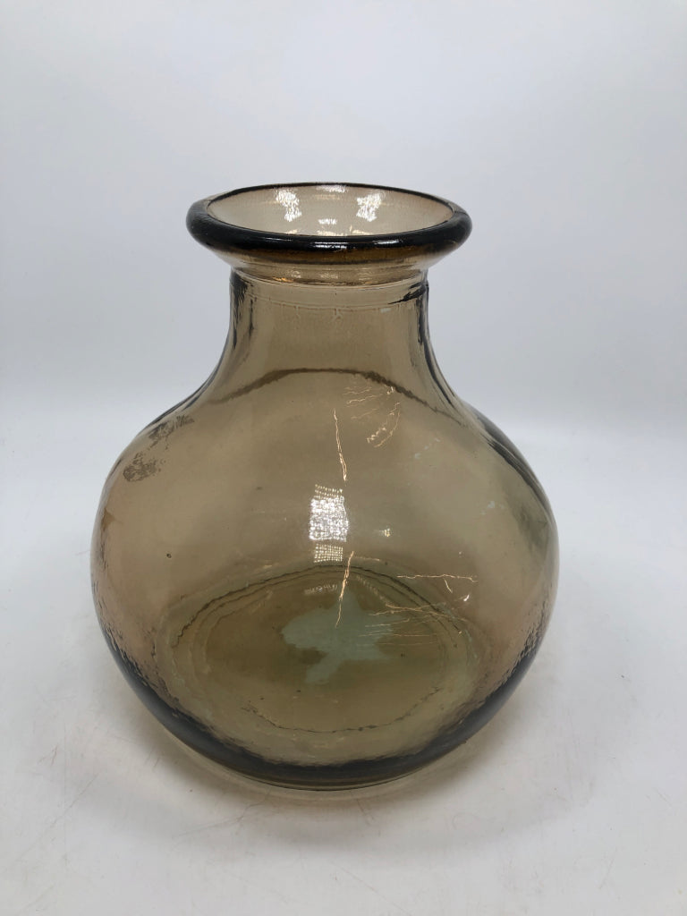 BROWN GLASS VASE.