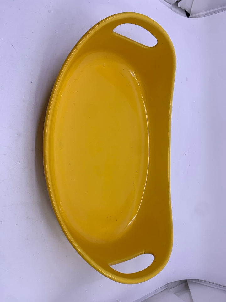 2 YELLOW OVAL BAKING DISHES RACHAEL RAY HANDLES.