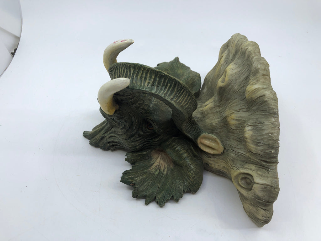 2 RESIN ELEPHANT SMALL SHELVES.