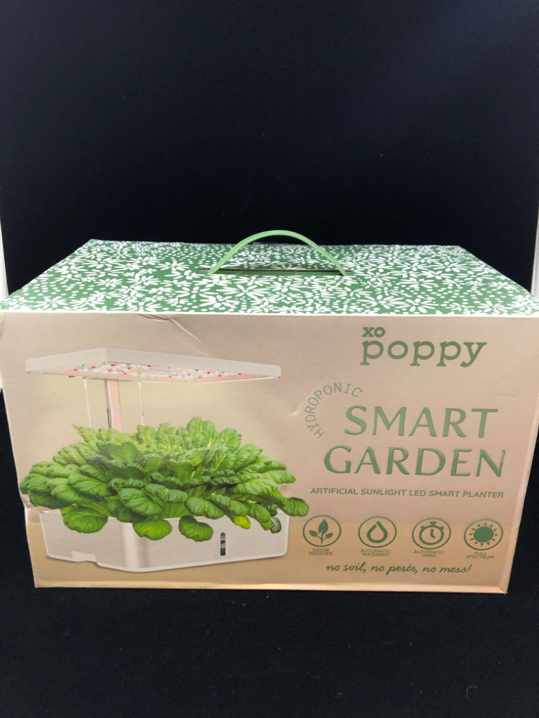 NIB HYDROPONIC SMART GARDEN.
