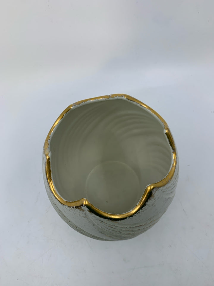 VTG TEXTURED TWEED VASE 22K GOLD 4032-S.
