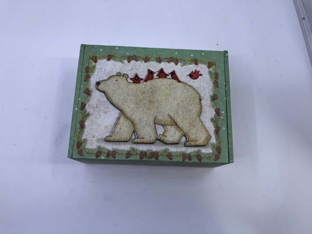 POLAR BEAR W/ CARDINALS GIFT BOX.