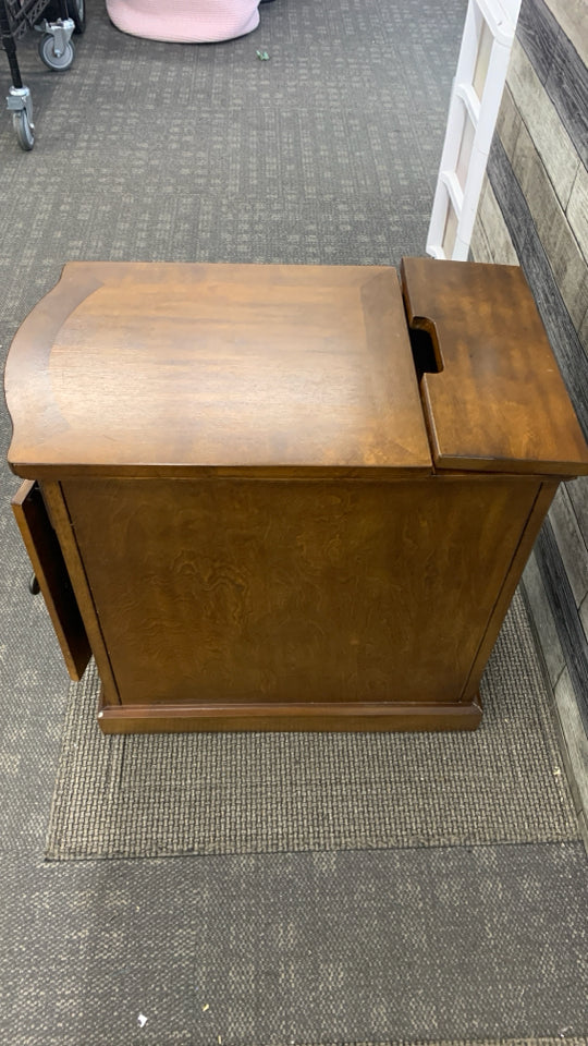 WOOD SIDE TABLE W/CUP HOLDER DRAWER SHELF AND POWER STRIP.